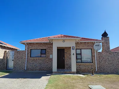 2 Bedroom House For Sale in Despatch - Huxl.webp