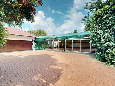 5 Bedroom House For Sale in Germiston - YfiH.webp