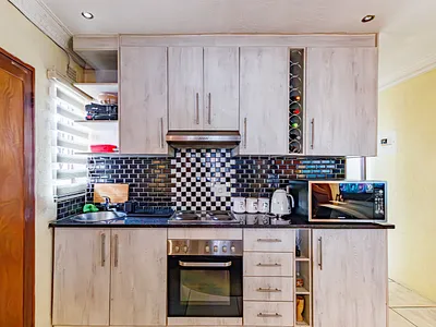 2 Bedroom House For Sale in Midrand - VxJf.webp