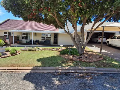 3 Bedroom House For Sale in Stilbaai West, Stilbaai - jra0.webp