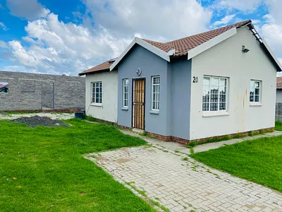 2 Bedroom House To Rent in Secunda - ag0b.webp