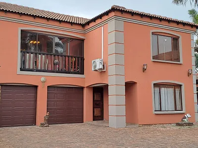 3 Bedroom Townhouse For Sale in Springs - 6QKI.webp