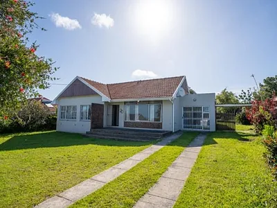 3 Bedroom House To Rent in East London - 3k8b.webp