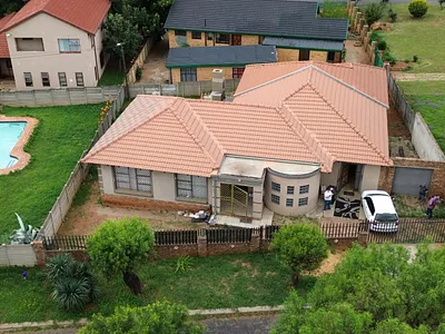 3 Bedroom House For Sale in Nigel - BeI8.webp