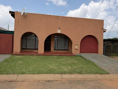 3 Bedroom House For Sale in Potchefstroom - gLUG.webp