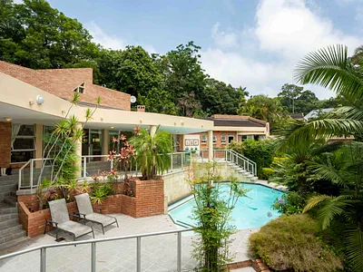 4 Bedroom House For Sale in Kloof - OtkJ.webp