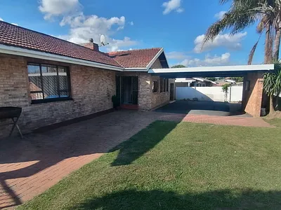 3.5 Bedroom House For Sale in Pinetown - YnAM.webp