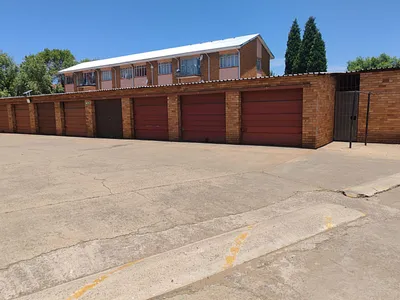 2 Bedroom Apartment For Sale in Vanderbijlpark - Qvsr.webp