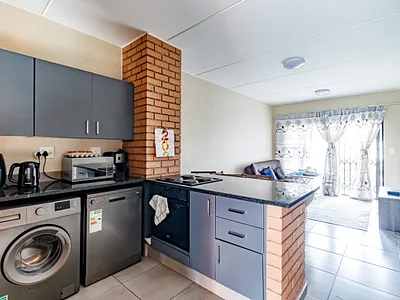 2 Bedroom Apartment For Sale in Midrand - XvqM.webp
