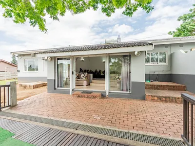 4 Bedroom House For Sale in Durban - rU1a.webp