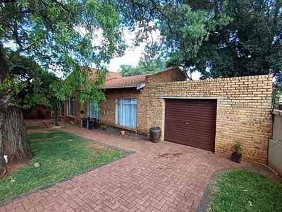 3 Bedroom House For Sale in Rustenburg - Fjfx.webp