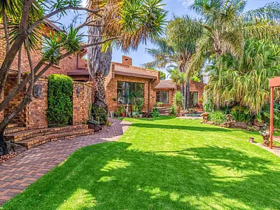 4 Bedroom House For Sale in Edenvale - DkKC.webp