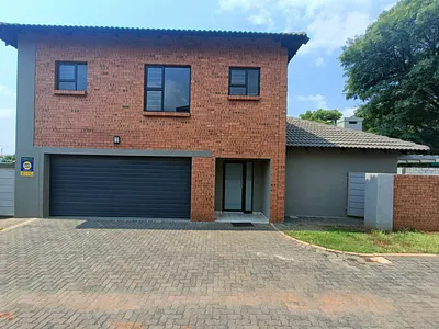 3 Bedroom Apartment For Sale in Pretoria - ZCKg.webp