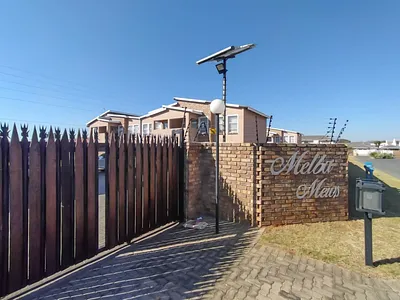 2 Bedroom Townhouse For Sale in Kempton Park - img