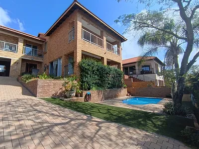 4 Bedroom House For Sale in Rustenburg - RUAh.webp