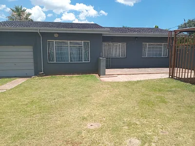 3 Bedroom House For Sale in Vanderbijlpark - 4ujh.webp