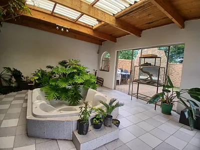 6 Bedroom House For Sale in Germiston - vyUq.webp