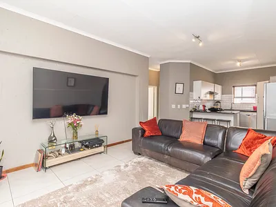 2 Bedroom Apartment For Sale in Sandton - rB7V.webp