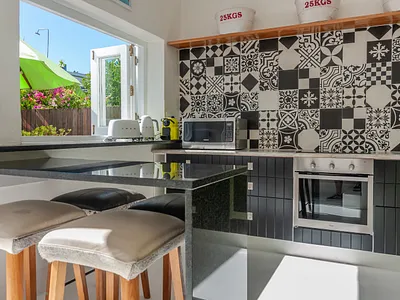 2 Bedroom House To Rent in Cape Town - O7ke.webp