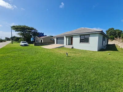 3 Bedroom House For Sale in Jeffreys Bay - 2jVr.webp