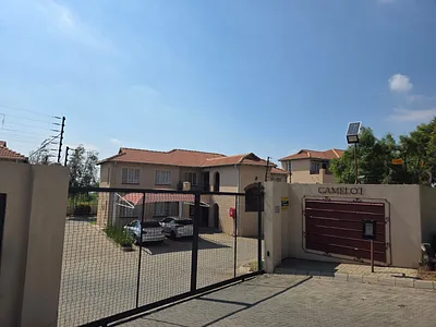 3 Bedroom Apartment To Rent in Germiston - 4a1C.webp