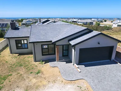 3 Bedroom House For Sale in Jeffreys Bay - img