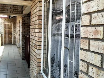 1 Bedroom Apartment For Sale in Rustenburg - ak3L.webp