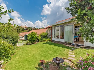 2 Bedroom Townhouse For Sale in Roodepoort - jWYn.webp
