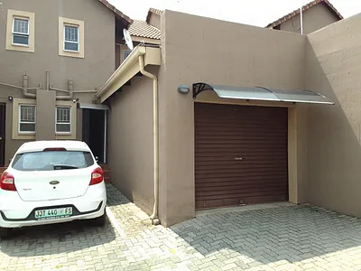 2 Bedroom Apartment For Sale in Vanderbijlpark - img