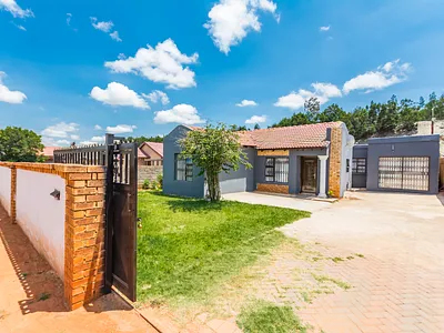 3 Bedroom House For Sale in Krugersdorp - wVIp.webp
