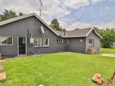 4 Bedroom House For Sale in Alberton - gr4w.webp