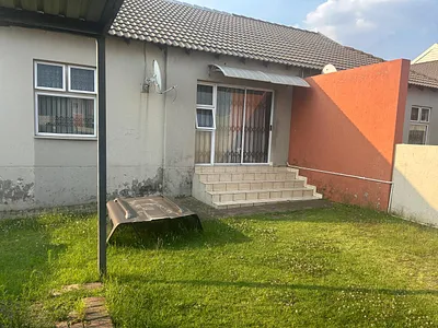 2 Bedroom Townhouse For Sale in Witbank - gJEL.webp