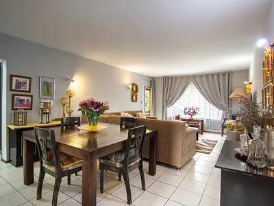 2 Bedroom Apartment For Sale in Randburg - 6Y0h.webp