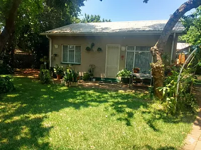 2 Bedroom House For Sale in Rustenburg - 0uSe.webp