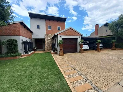3 Bedroom Townhouse For Sale in Rustenburg - MnST.webp