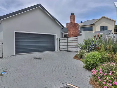 3 Bedroom House For Sale in Stilbaai West, Stilbaai - YC3u.webp