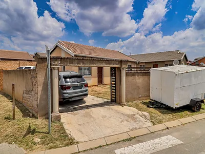 3 Bedroom House For Sale in Roodepoort - abhn.webp