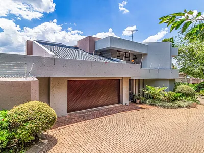 3 Bedroom House For Sale in Bedfordview - iTEh.webp