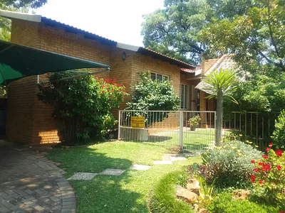 2 Bedroom House For Sale in Rustenburg - 6F7B.webp