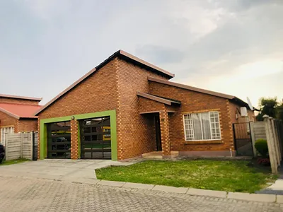3 Bedroom House For Sale in Rustenburg - RWCH.webp