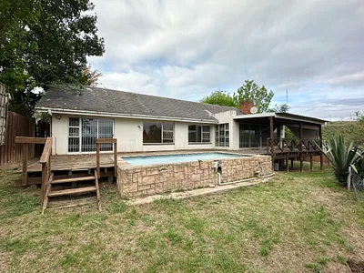 4 Bedroom House For Sale in Mthatha - gIq6.webp