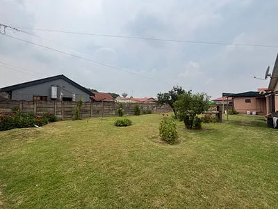 3 Bedroom House For Sale in Witbank - ezN9.webp
