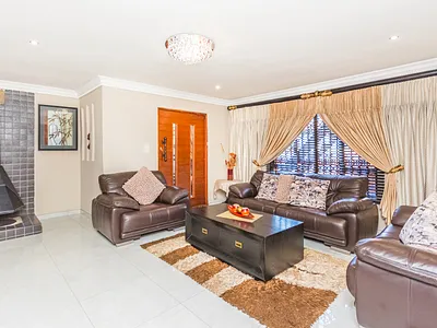 4 Bedroom House For Sale in Soweto - AwJs.webp