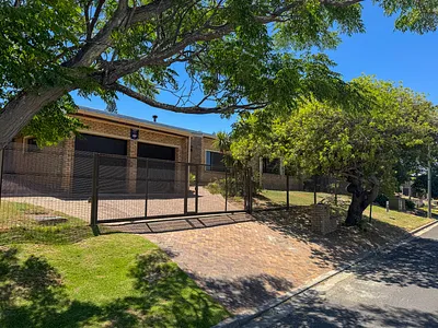 4 Bedroom House For Sale in Bellville - tghL.webp