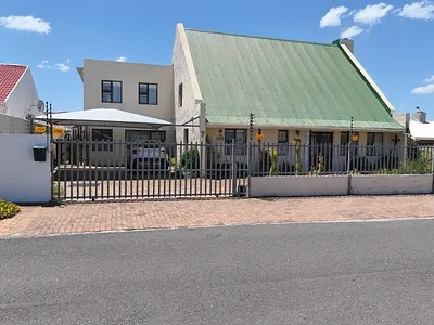 5 Bedroom House For Sale in Gansbaai - M4zn.webp