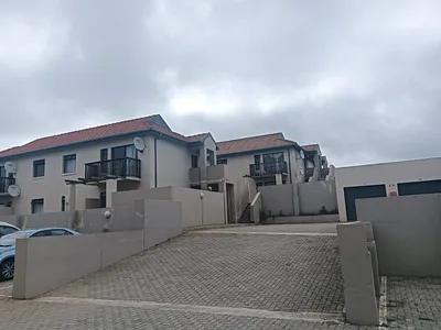 2 Bedroom Apartment For Sale in East London - qdll.webp