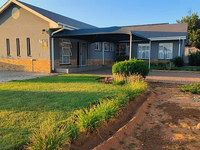 4 Bedroom House For Sale in Klerksdorp - 07oF.webp