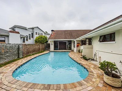 3 Bedroom House For Sale in East London - Bs3H.webp