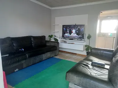 3 Bedroom House For Sale in East London - 1k3x.webp