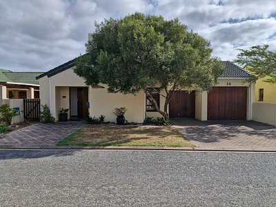 3 Bedroom House For Sale in Stilbaai West, Stilbaai - DbkM.webp